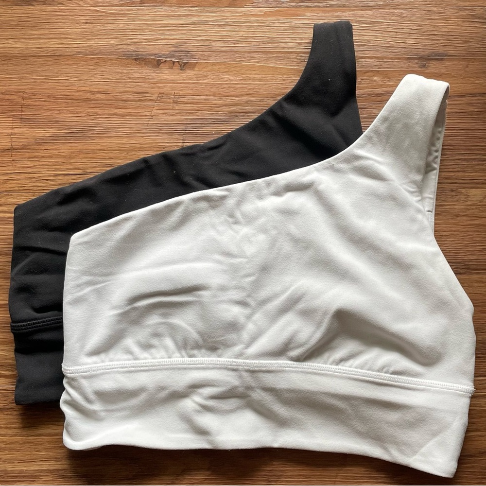 2 lululemon Align Asymmetrical Bra
Light Support, A/B Cup Size 6 (black & white)
